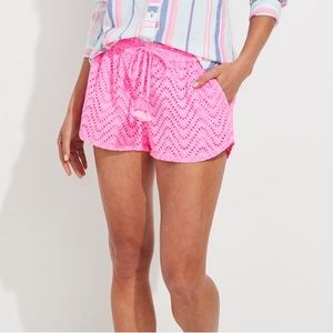 Vineyard Vines pink eyelet short size M